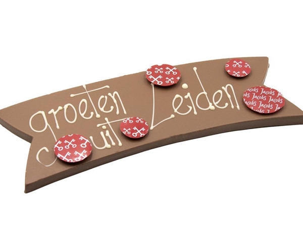 Chocolade boodschap "Groeten Leiden"